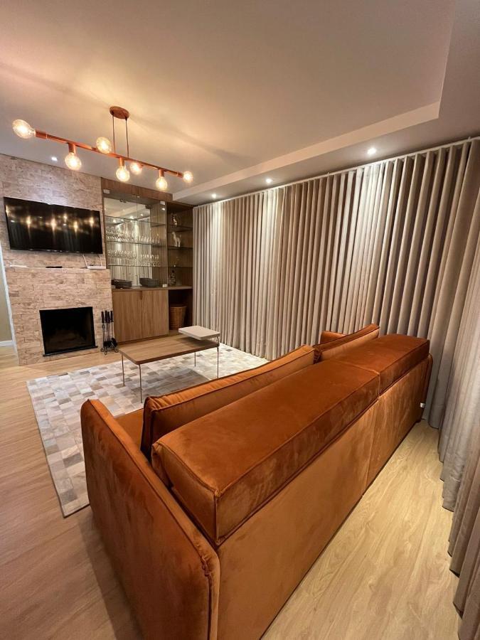 Apartamento Espetacular, 2 Suites, A 30M Da Rua Coberta Gramado Luaran gambar